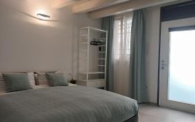 Room 28